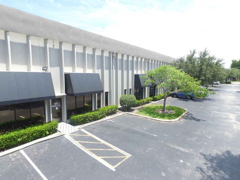 1700 NW 66th Ave, Plantation, FL for lease - Building Photo - Image 3 of 62