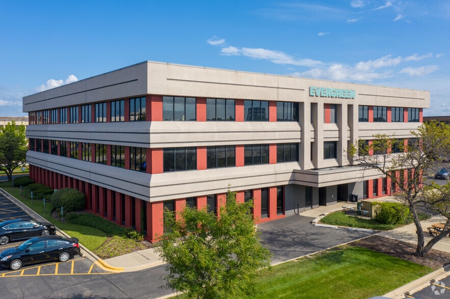 823 Commerce Dr, Oak Brook, IL for lease - Building Photo - Image 3 of 16