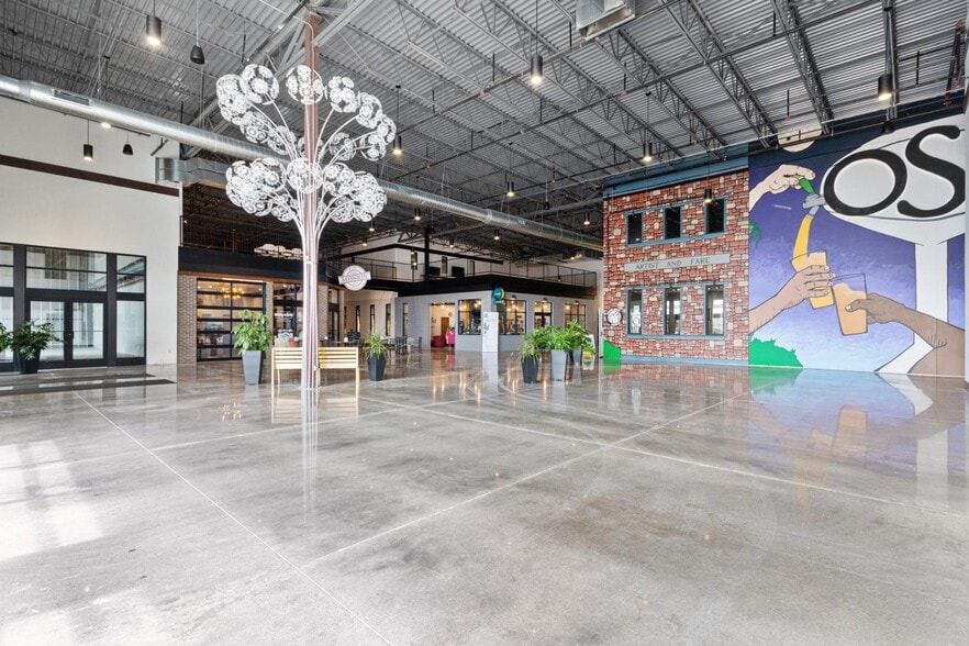 1800 Plover Rd, Plover, WI for lease - Building Photo - Image 3 of 28