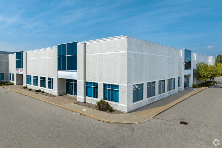 3330 Ridgeway Dr, Mississauga, ON for lease - Building Photo - Image 1 of 5