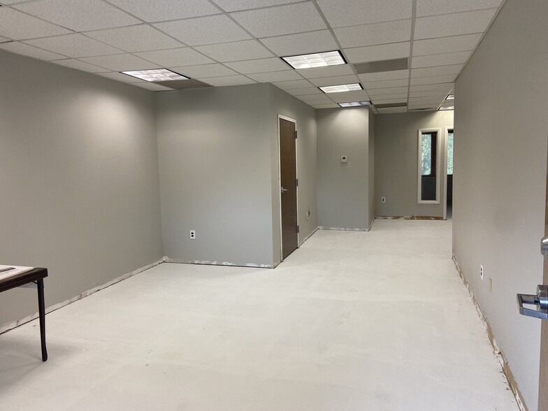 243 Church St NW, Vienna, VA for lease - Building Photo - Image 2 of 12