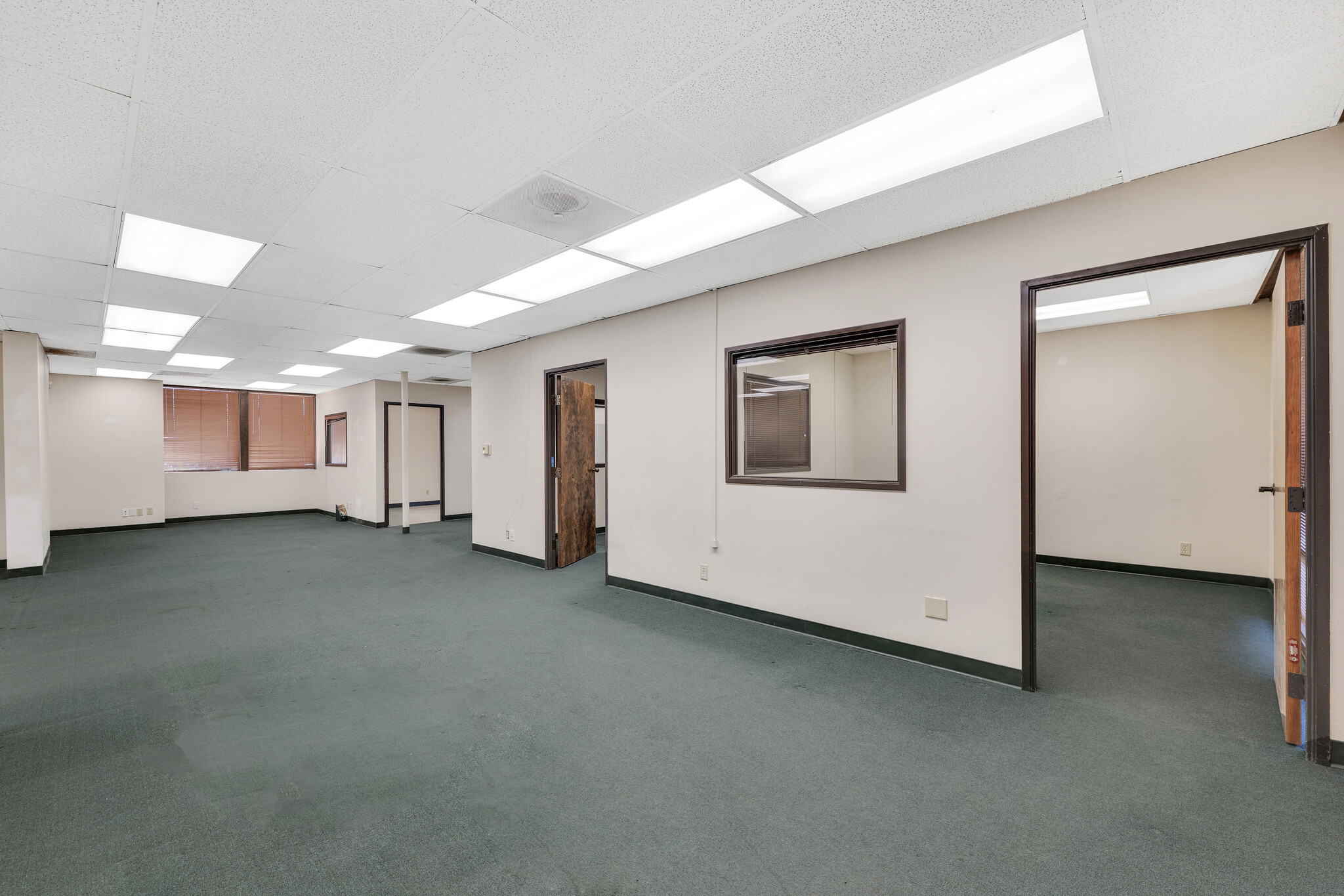 601 E Daily Dr, Camarillo, CA for lease Interior Photo- Image 1 of 7