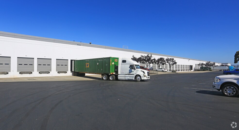 2802-2852 W Winton Ave, Hayward, CA for lease - Building Photo - Image 2 of 2