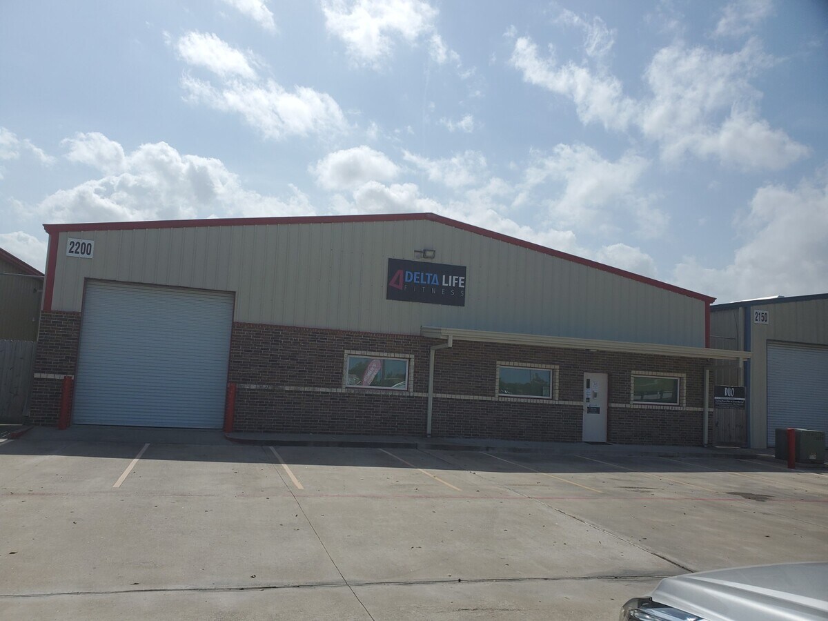 2200 Dickinson Ave, Dickinson, TX 77539