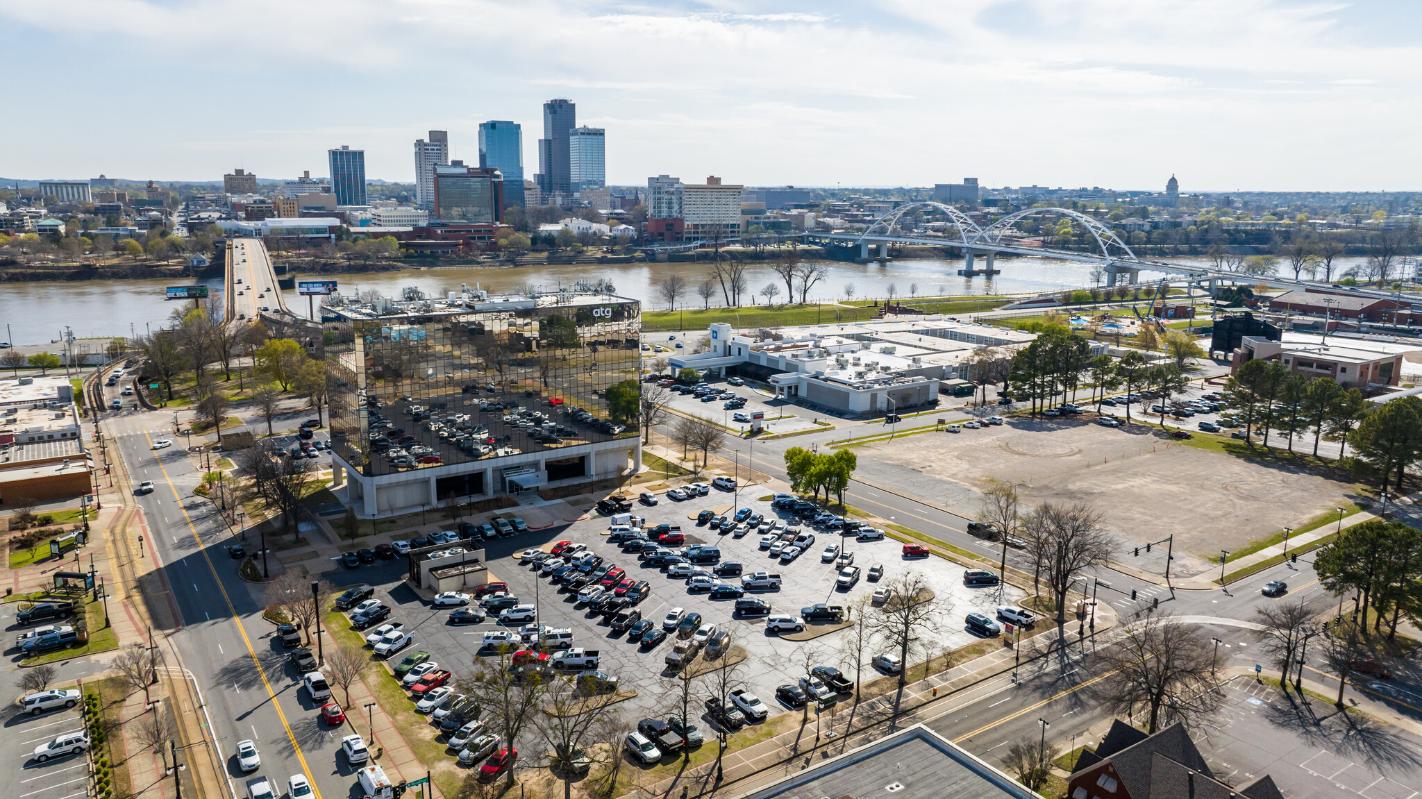 1 Riverfront Pl, North Little Rock, AR for lease Building Photo- Image 1 of 4