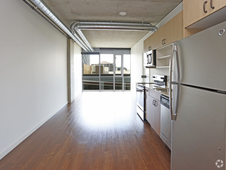 624 Yale Ave N, Seattle, WA for lease - Interior Photo - Image 2 of 45