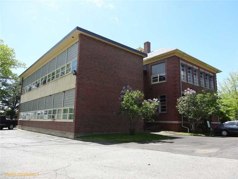113 N Lancey St, Pittsfield, ME for lease - Building Photo - Image 3 of 6