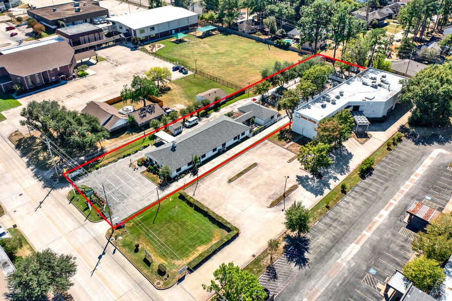 17127 Red Oak Dr, Houston, TX for sale - Building Photo - Image 3 of 16