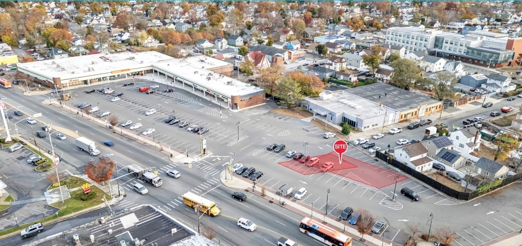 332 Nassau Rd, Roosevelt, NY for lease Building Photo- Image 1 of 2