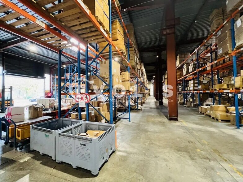 Flex in Croissy-Beaubourg for lease - Interior Photo - Image 2 of 10