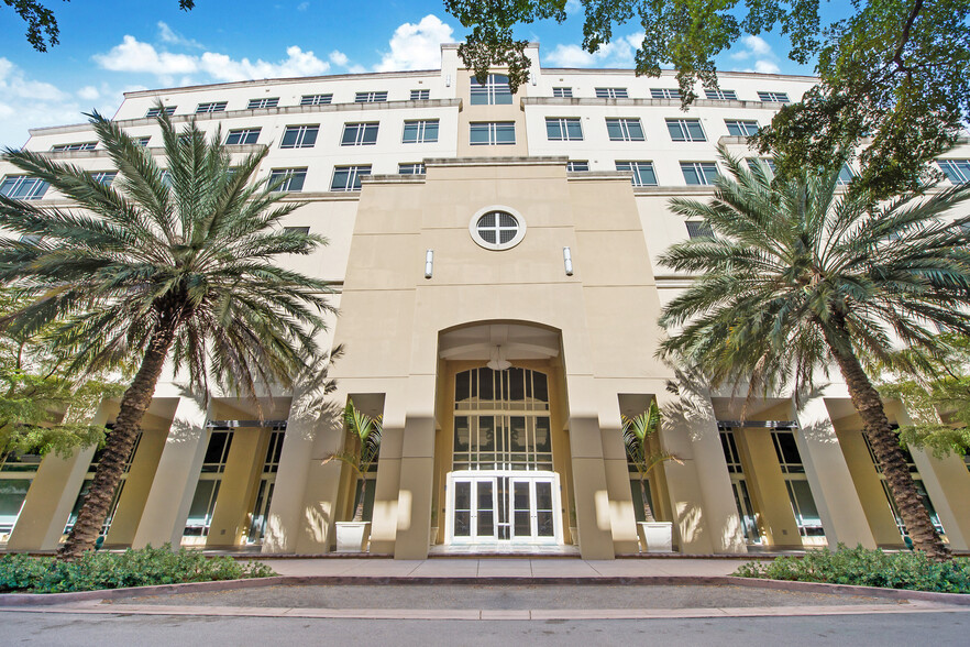 135 San Lorenzo Ave, Coral Gables, FL for lease - Building Photo - Image 1 of 4