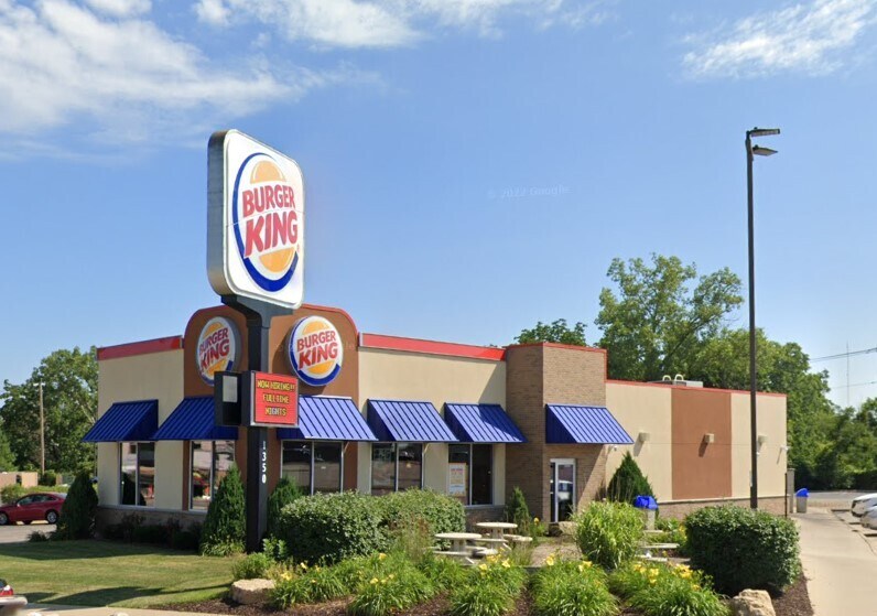 250 S Locust St, Dubuque, IA 52003 2 Burger King Franchises w/1 RE
