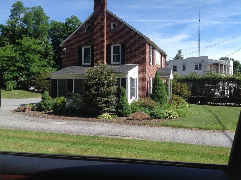 17030 York Rd, Parkton, MD 21120