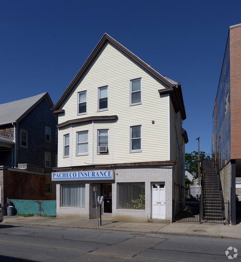 1653 Ave, New Bedford, MA 02746 Property Record