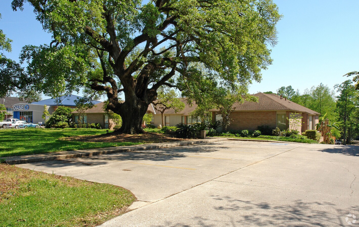 7330 Highland Rd, Baton Rouge, LA 70808