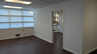 4000 Aurora Ave N, Seattle, WA for lease Interior Photo- Image 1 of 5