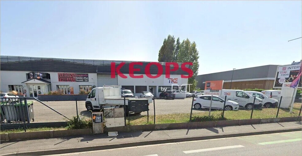 Flex in Toulouse for lease - Building Photo - Image 1 of 4