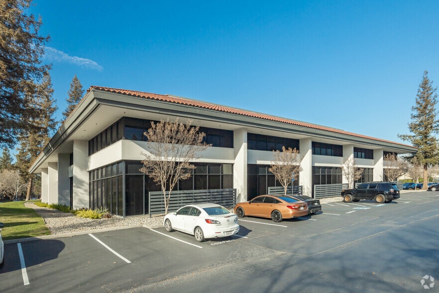 3900 Lennane Dr, Sacramento, CA for lease - Building Photo - Image 2 of 17