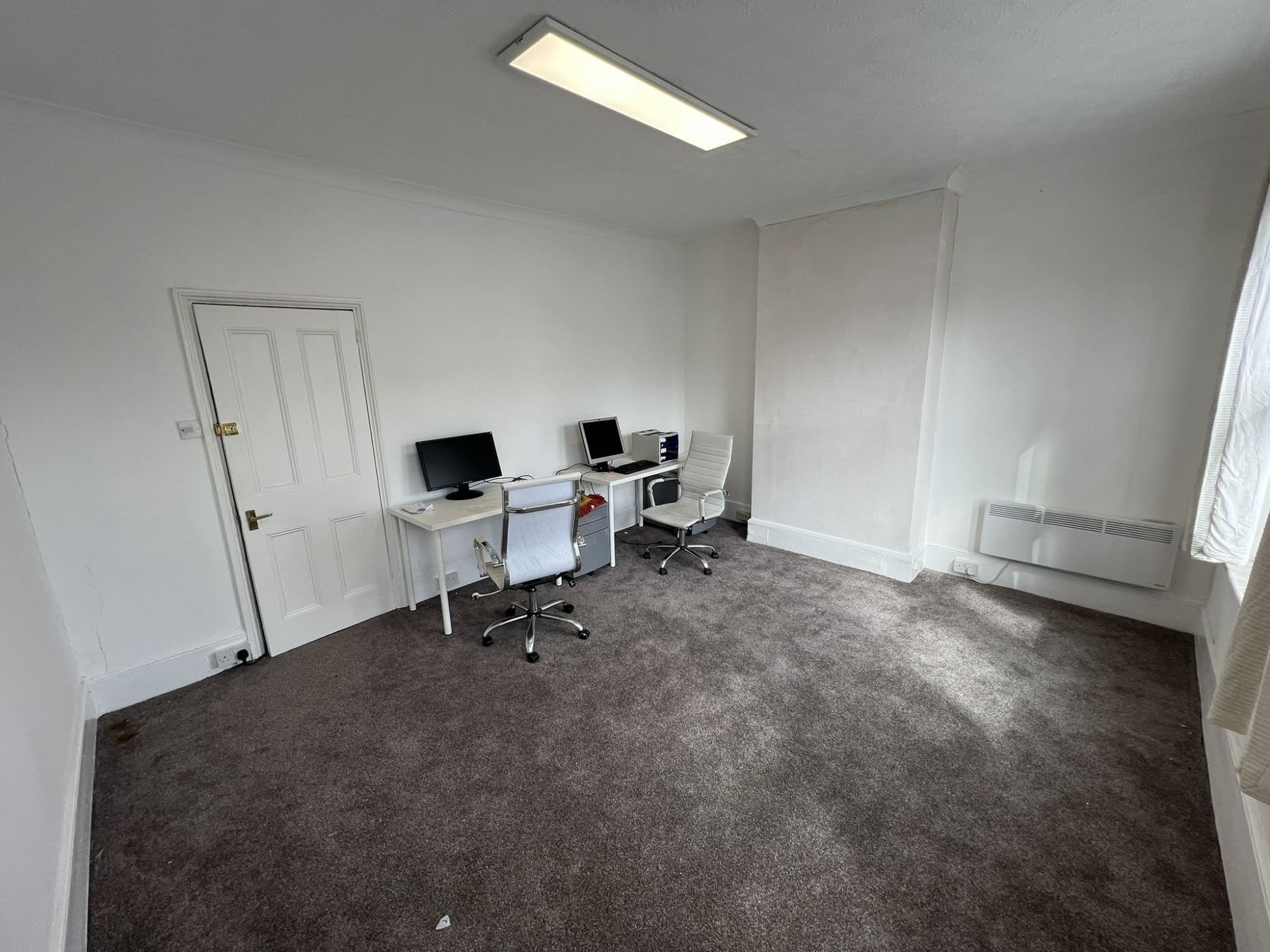 61 Orsett Rd, Grays for lease Interior Photo- Image 1 of 2