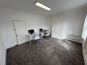 61 Orsett Rd, Grays for lease Interior Photo- Image 1 of 2