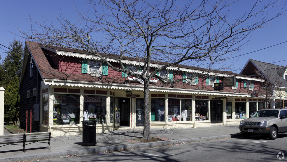 606 Main St, Hyannis, MA for lease - Primary Photo - Image 1 of 25