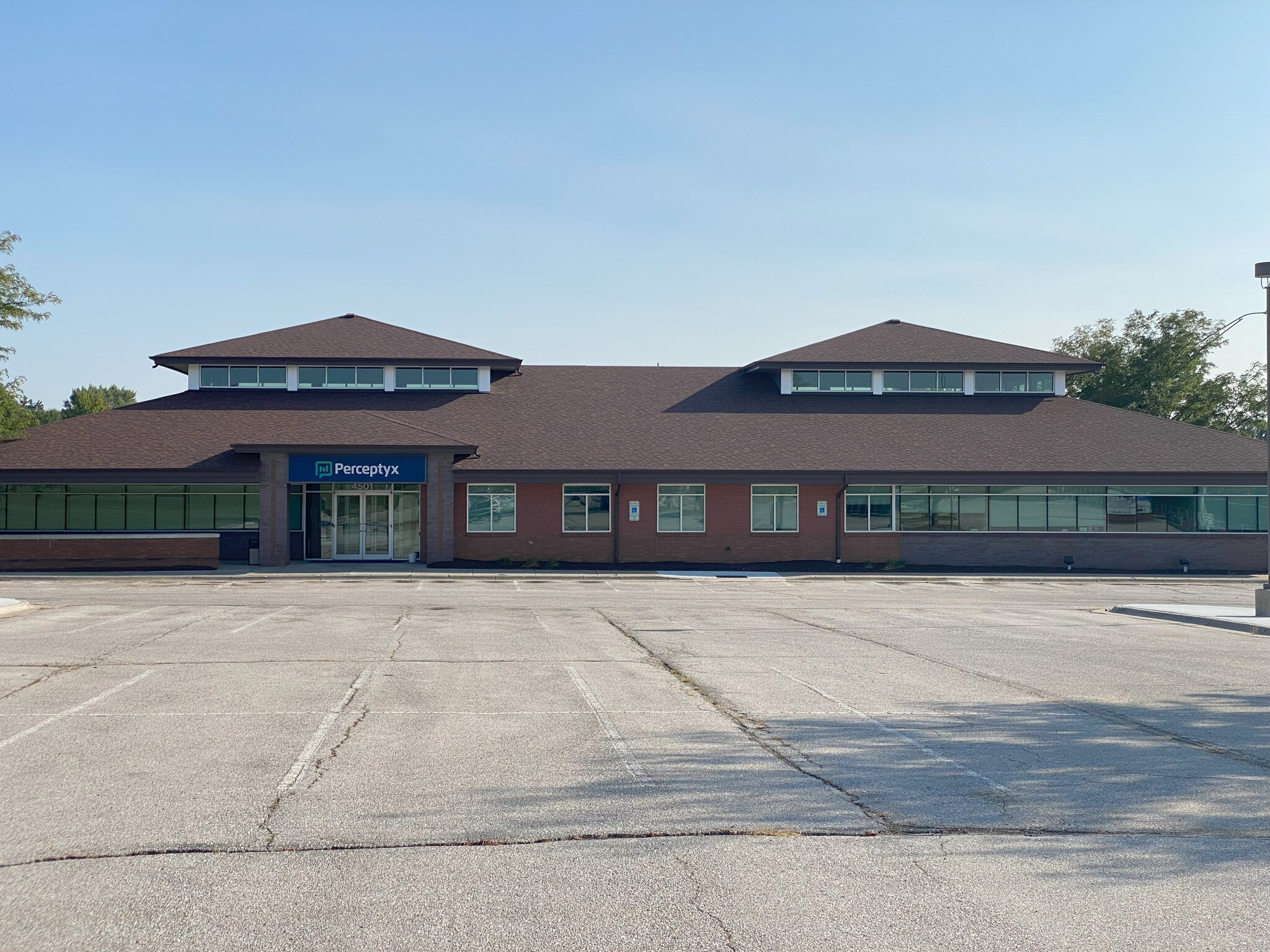 4501 S 86th St, Lincoln, NE for lease Building Photo- Image 1 of 23