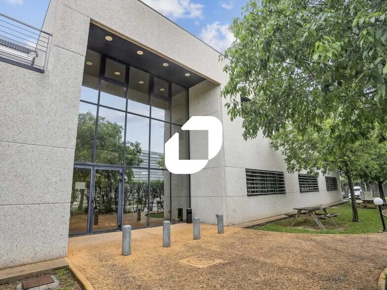 Office in Montpellier for lease - Building Photo - Image 3 of 40