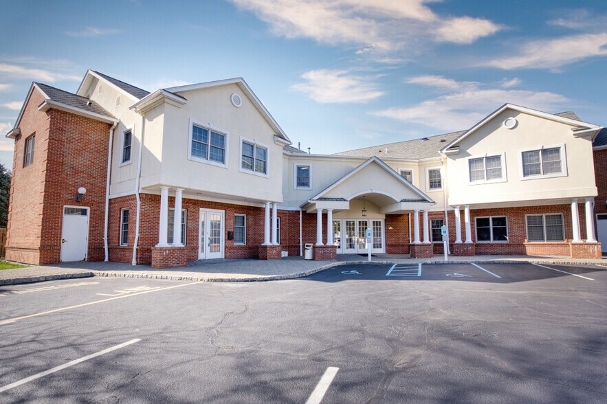 33-35 Green Pond Rd, Rockaway, NJ for lease - Building Photo - Image 1 of 5