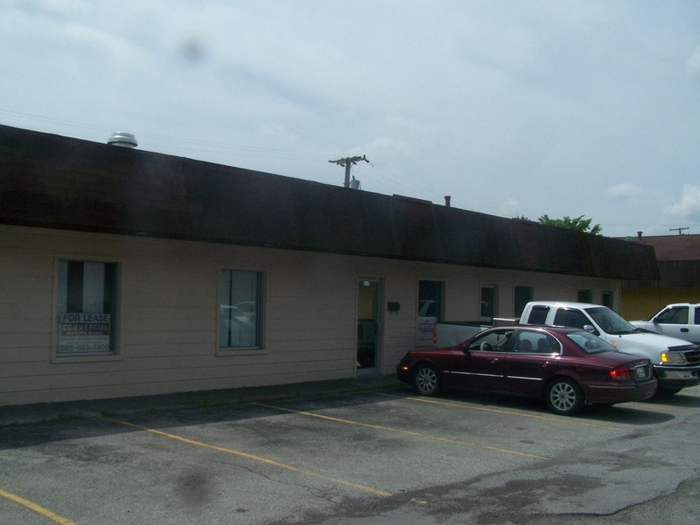 301-309 Oak Ridge Tpke, Oak Ridge, TN for lease - Building Photo - Image 2 of 6