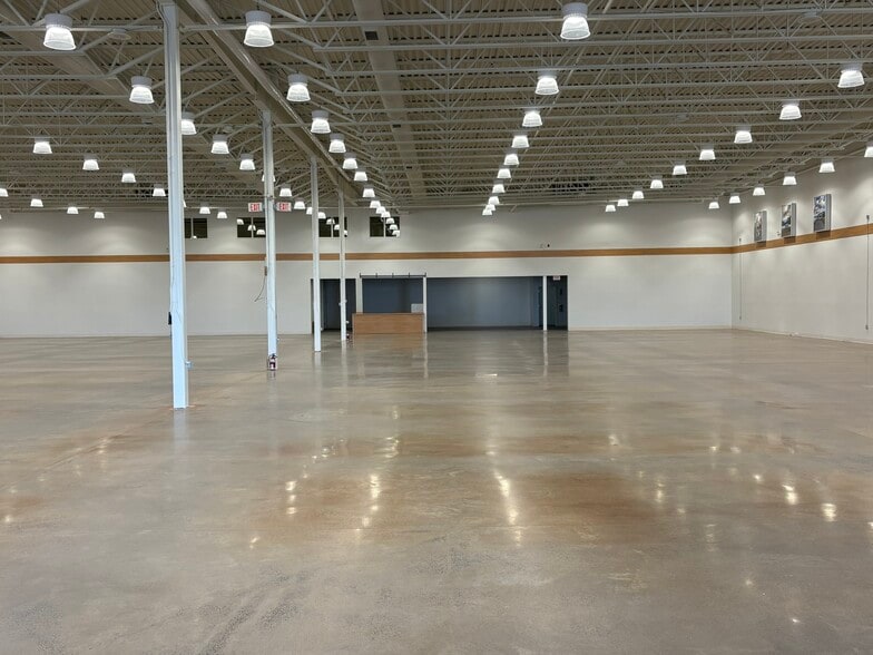 2724 Chamberland St, Rockland, ON for lease - Building Photo - Image 3 of 4