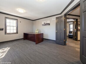 1600 W Colonial Pky, Inverness, IL for lease Interior Photo- Image 2 of 12
