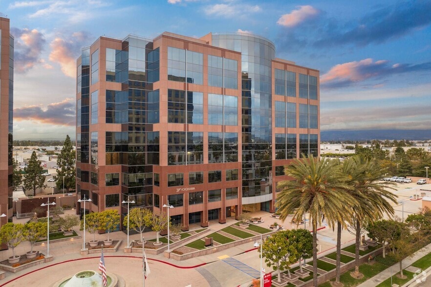 1 MacArthur Pl, Santa Ana, CA for lease - Primary Photo - Image 1 of 5