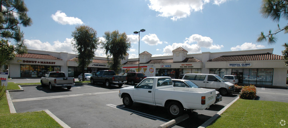 11702-11710 Imperial Hwy, Norwalk, CA for lease - Building Photo - Image 1 of 1