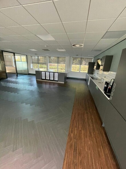 Grange Dr, Southampton for lease - Building Photo - Image 3 of 13