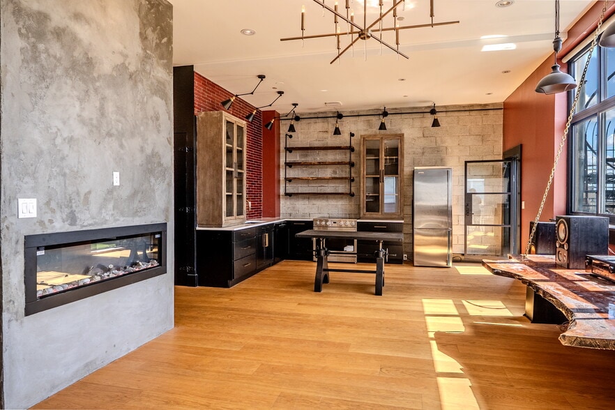 231 Norman Ave, Brooklyn, NY for sale - Interior Photo - Image 2 of 19