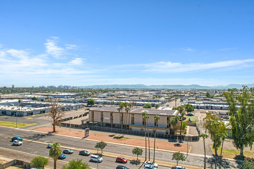 3001 W Indian School Rd, Phoenix, AZ for sale - Building Photo - Image 2 of 55