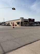 402 W Main St, Stroud OK - Retail Space