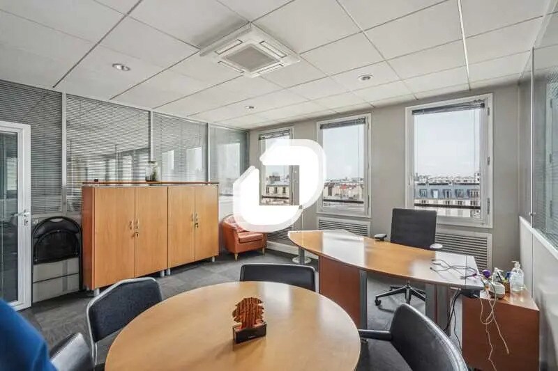 Office in Montreuil for lease - Building Photo - Image 2 of 24