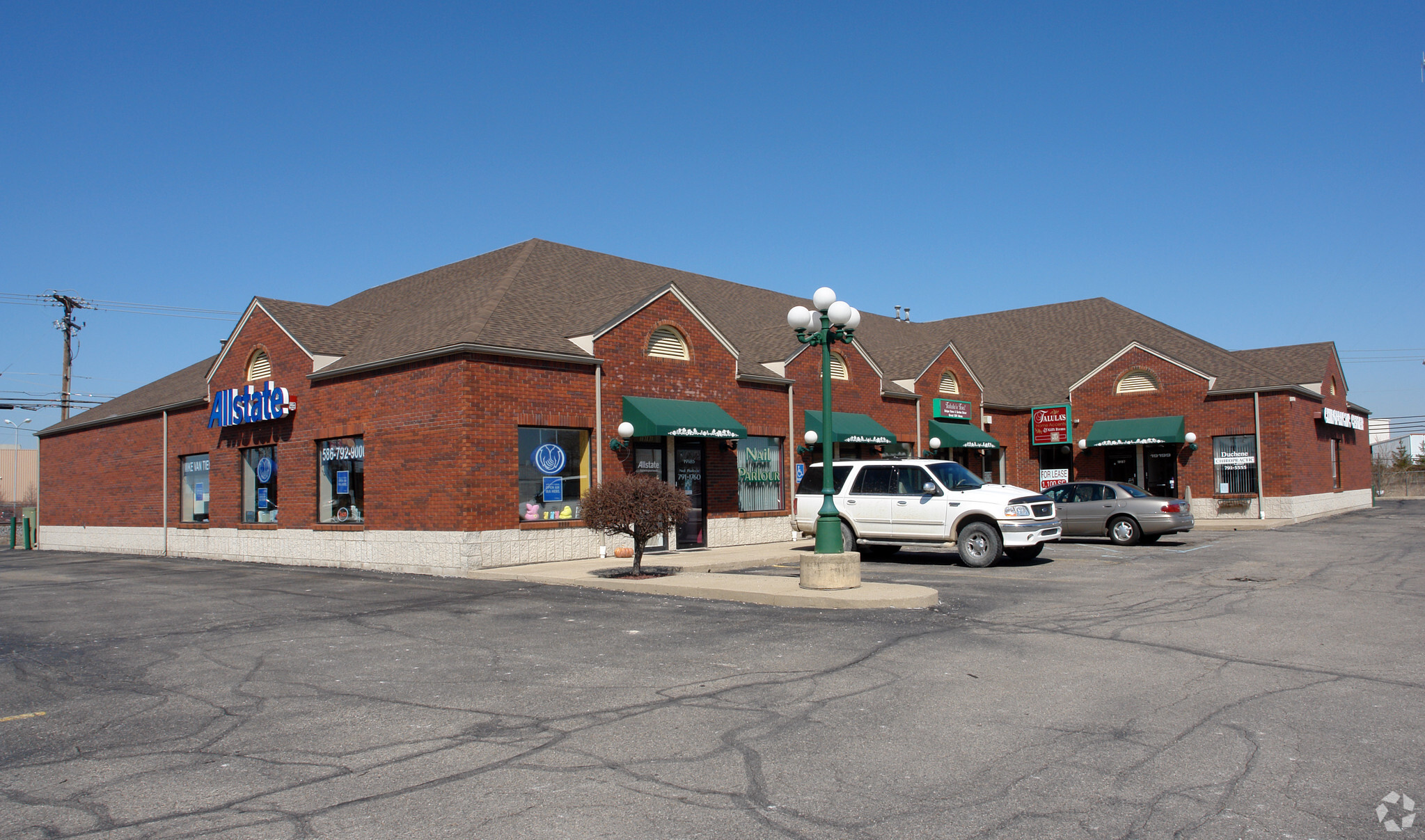 19181 Fifteen Mile Rd, Clinton Township, MI for lease Primary Photo- Image 1 of 6