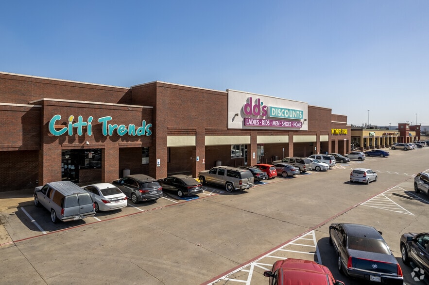 3302-3402 N Buckner Blvd, Dallas, TX for lease - Building Photo - Image 3 of 14