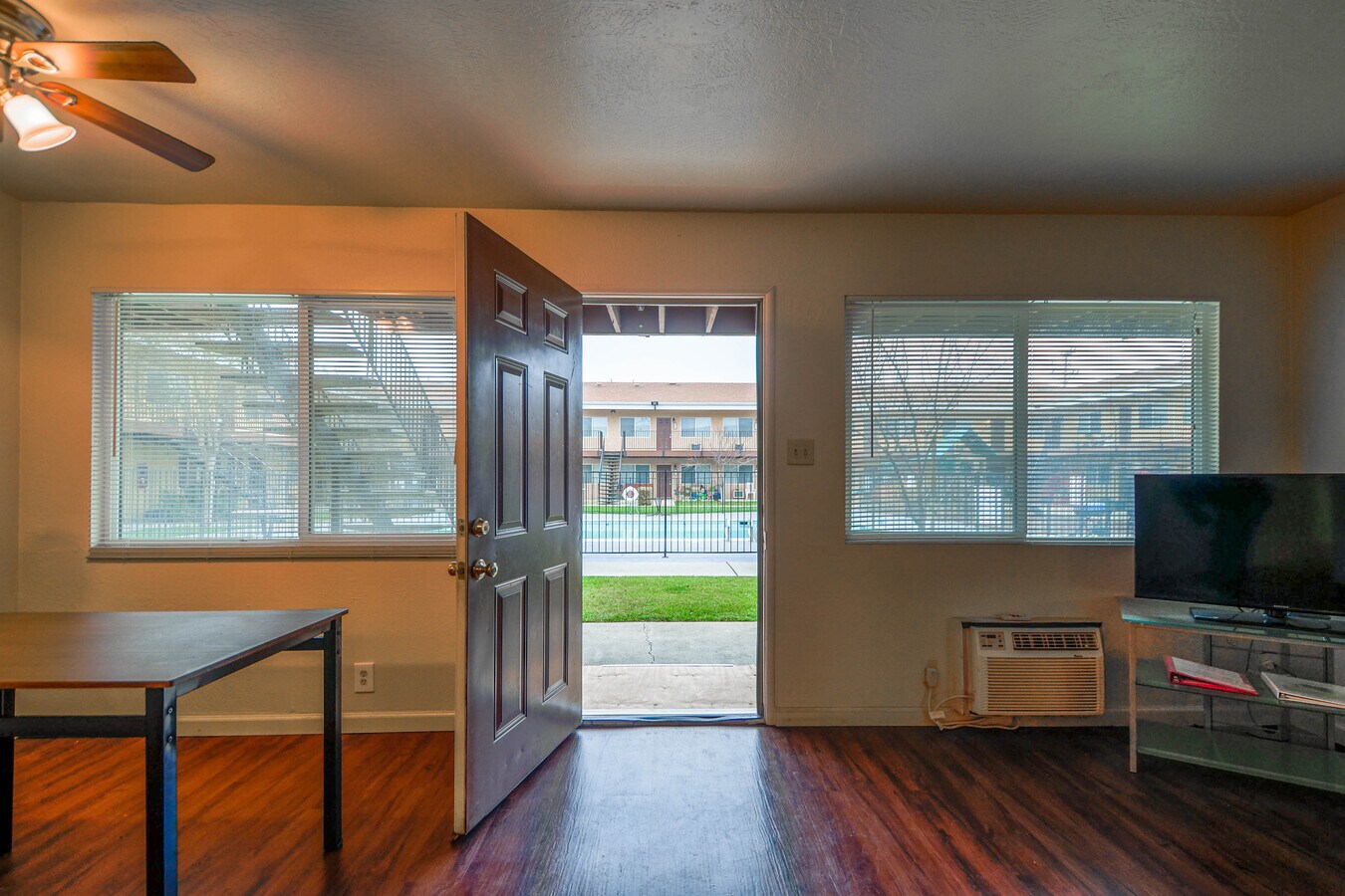 4825 Kentfield Rd, Stockton, CA 95207 Coventry Apartments 'Lockdown