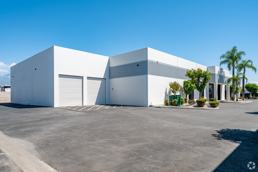 1137 E Philadelphia St, Ontario, CA for lease - Building Photo - Image 3 of 4