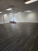 779 NE Dixie Hwy, Jensen Beach, FL for lease Interior Photo- Image 2 of 5