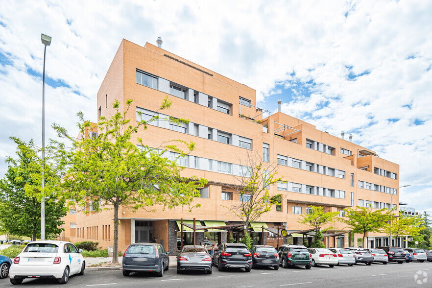 Avenida Monasterio De Silos, 11, Madrid, Madrid for lease - Primary Photo - Image 1 of 3