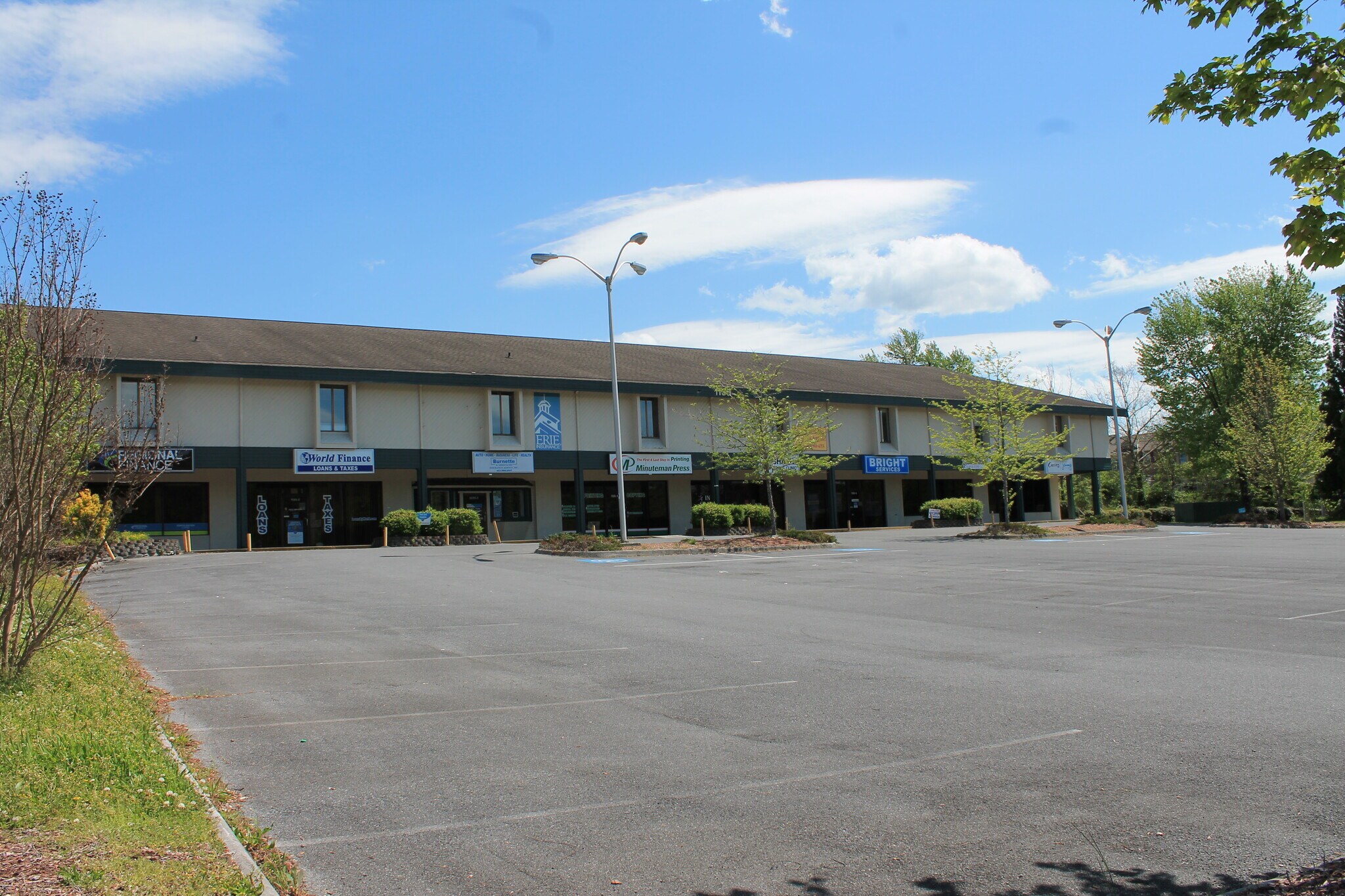 1135 Volunteer Pky, Bristol, TN 37620 Retail for Lease
