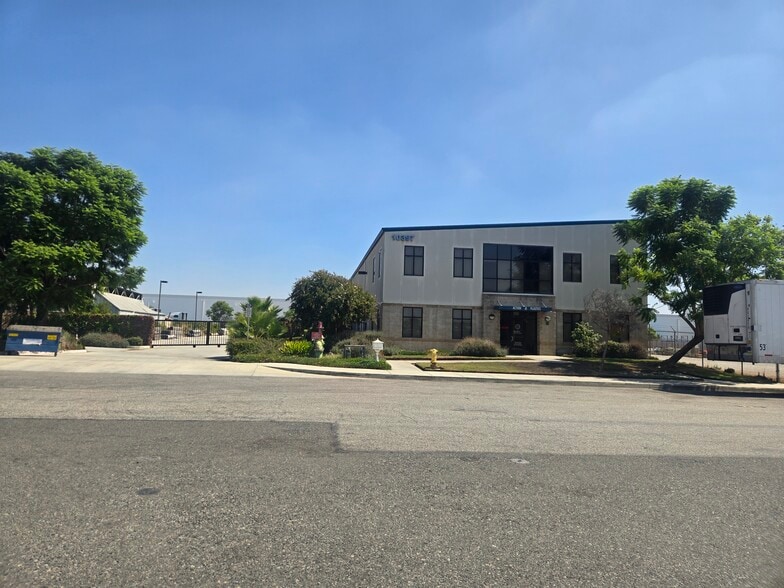 10409 Alder Ave, Bloomington, CA for sale - Building Photo - Image 3 of 26