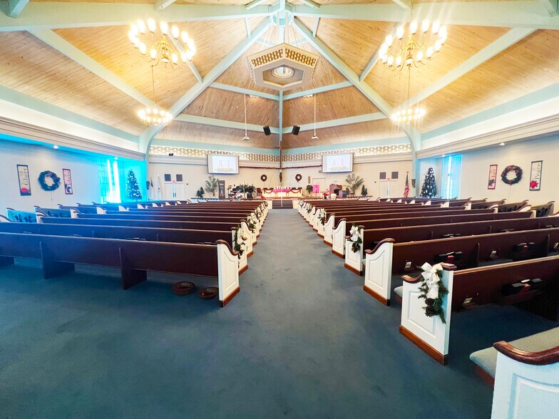 1800 Cypress Gardens Blvd, Winter Haven, FL for lease - Building Photo - Image 2 of 4