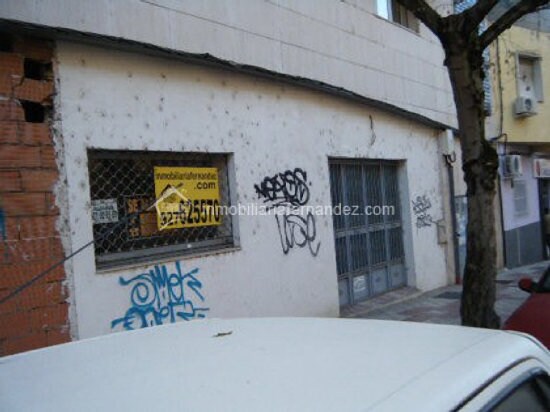 Retail in Cáceres for lease - Building Photo - Image 2 of 2