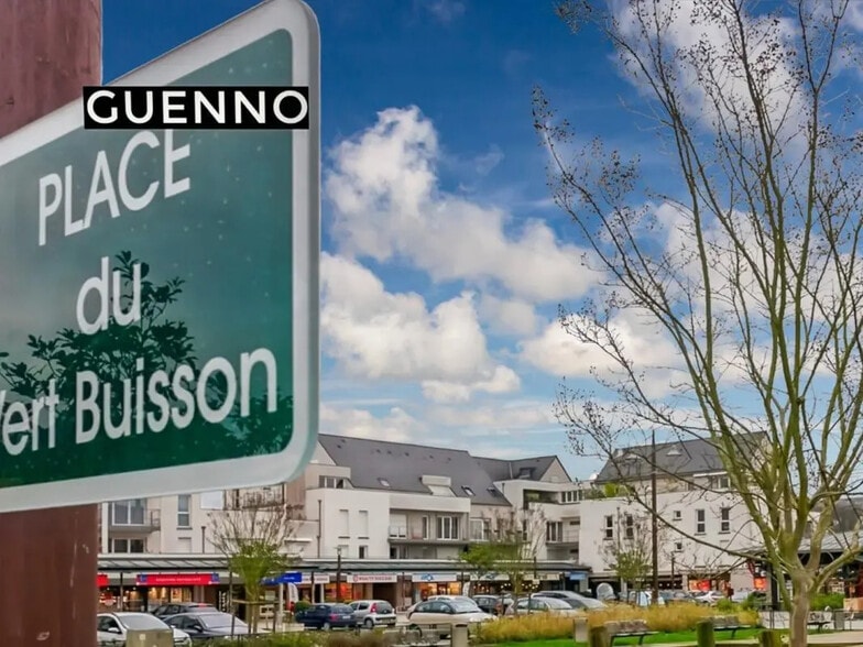 Retail in Bruz for lease - Building Photo - Image 1 of 1