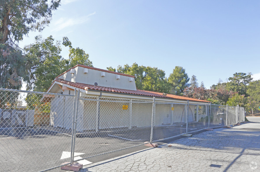 2102 McKee Rd, San Jose, CA for lease - Building Photo - Image 1 of 4